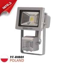 Đèn pha led xoay 10W 1Led 700Lm có cảm biến Yato YT-81801 - Ba Lan